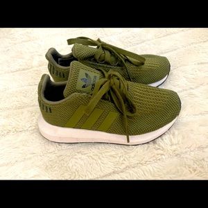 ADIDAS KIDS SHOES SIZE 11